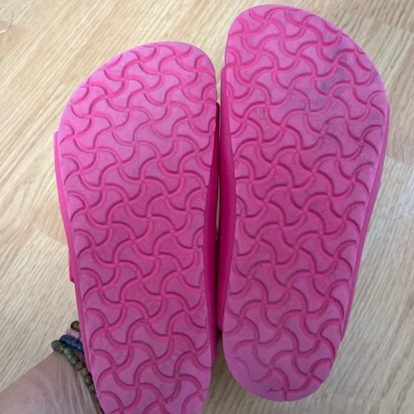 Little Girls Hot Pink Birkenstock Arizona Kids Slid On Sandals Size 28 - Picture 6 of 7